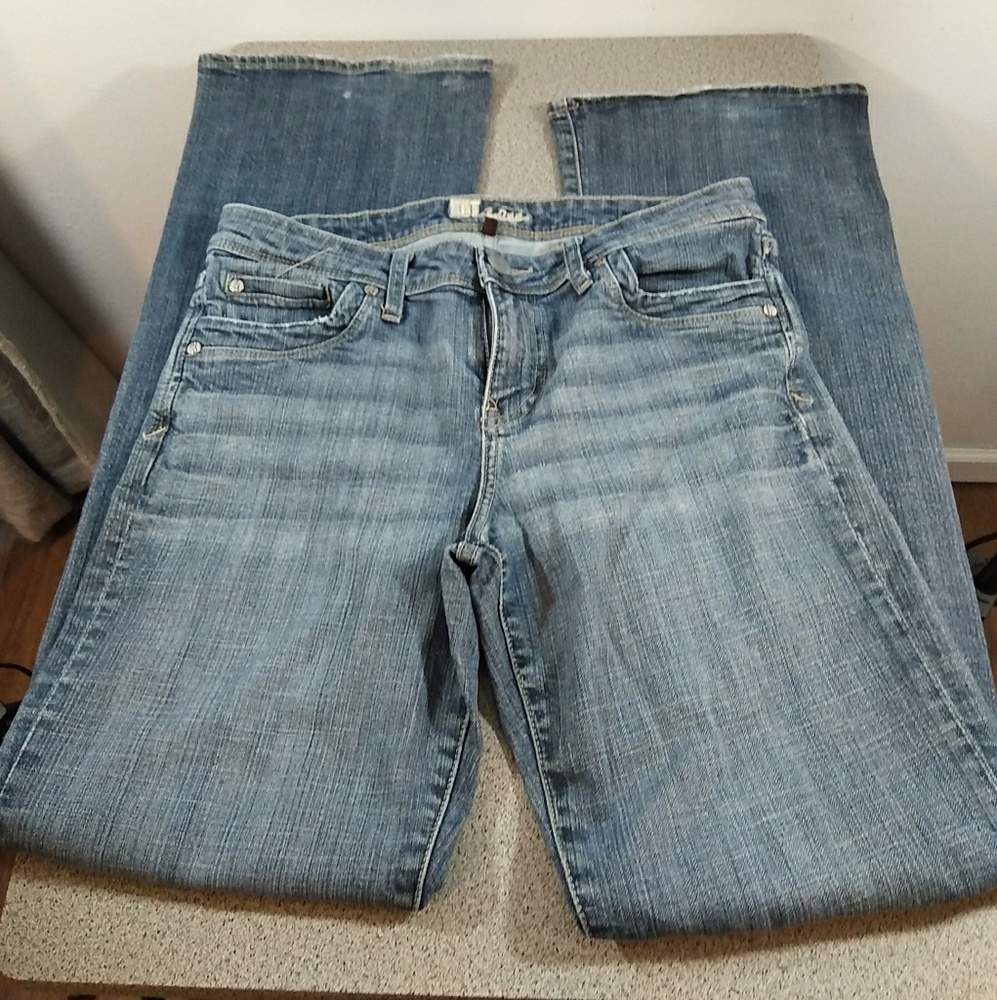 KUT Mid Rise Medium Blue Boot Cut Jeans Size 8
